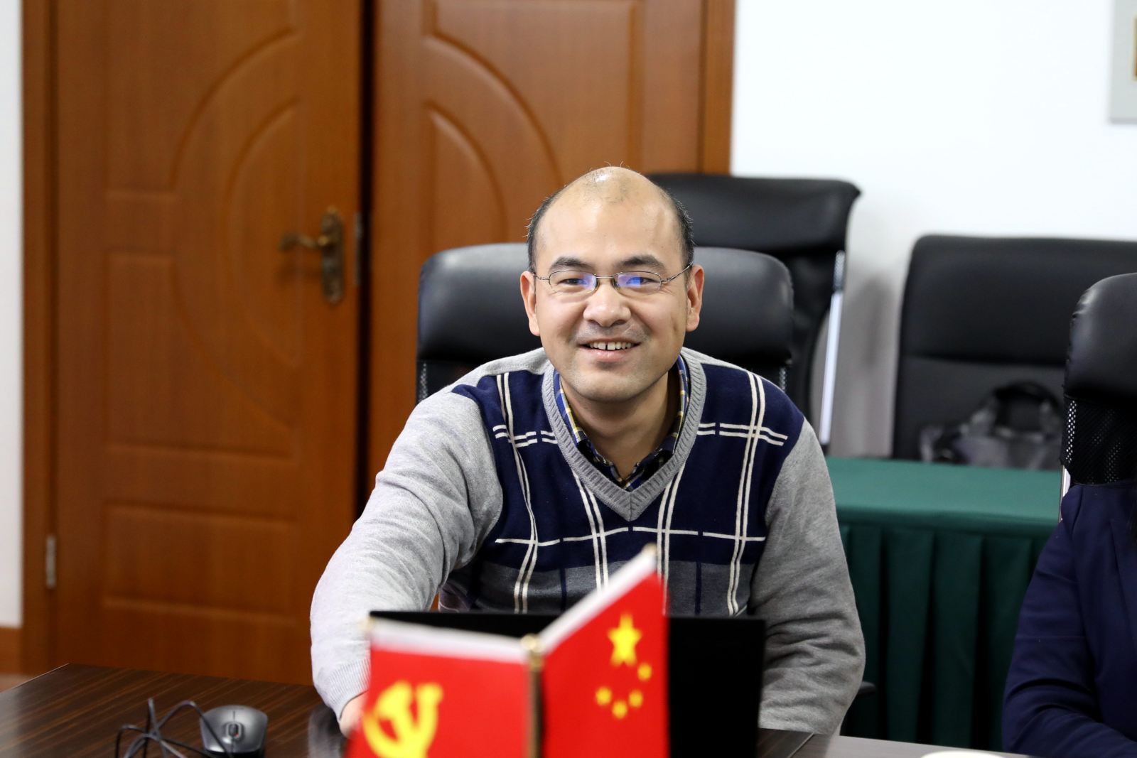 以党建述职评议为抓手，将全面从严治党落到实处 ——计算机科学与软件工程学院基层党支部书记述职交流会