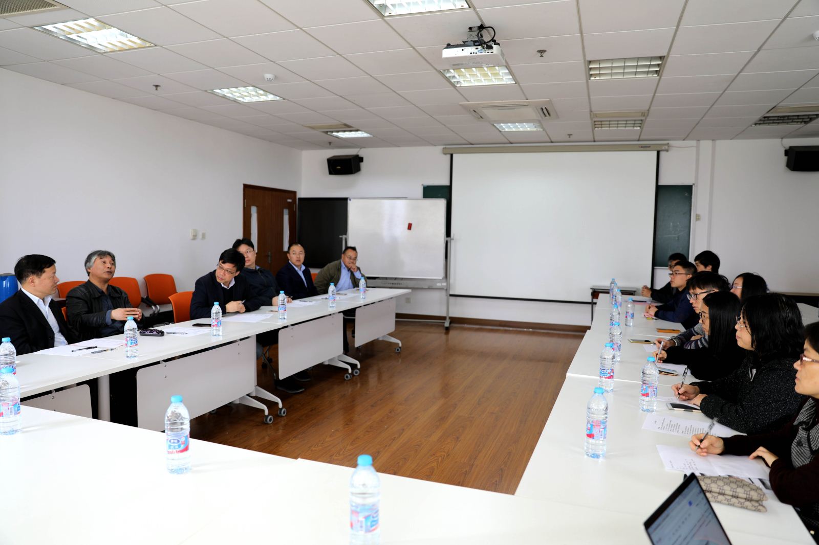 计算机科学与软件工程学院学位授权点评估会议顺利召开