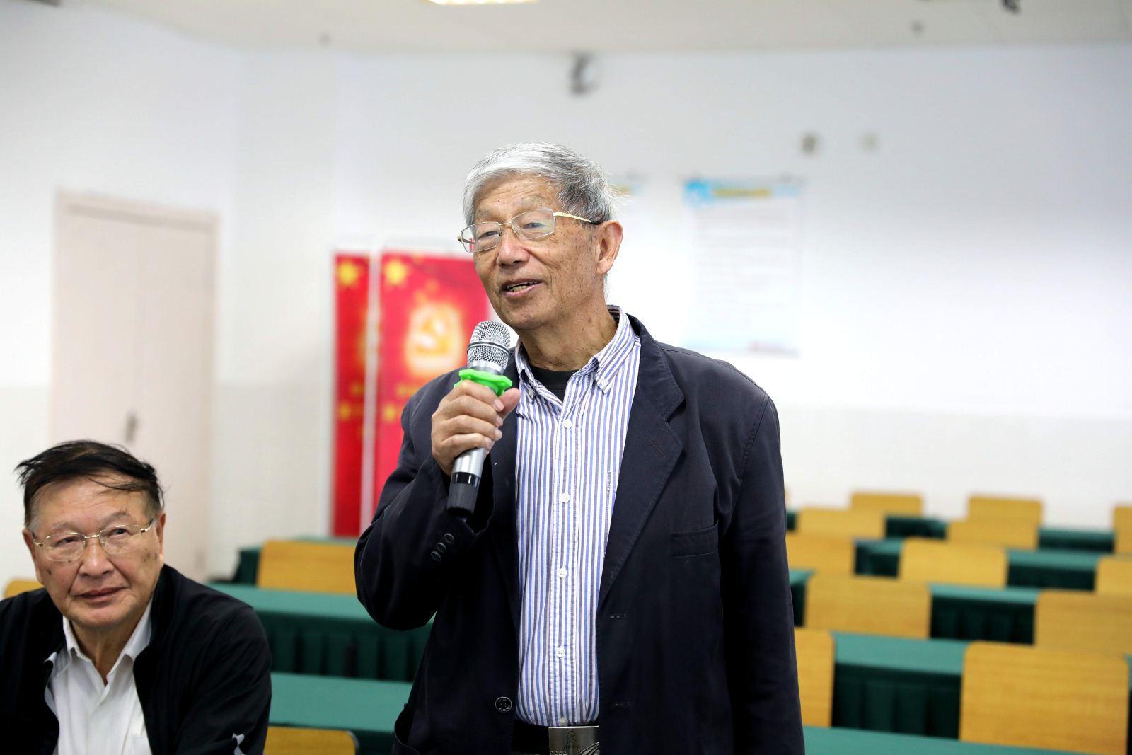 计算机科学与软件工程学院举行敬老节茶话会