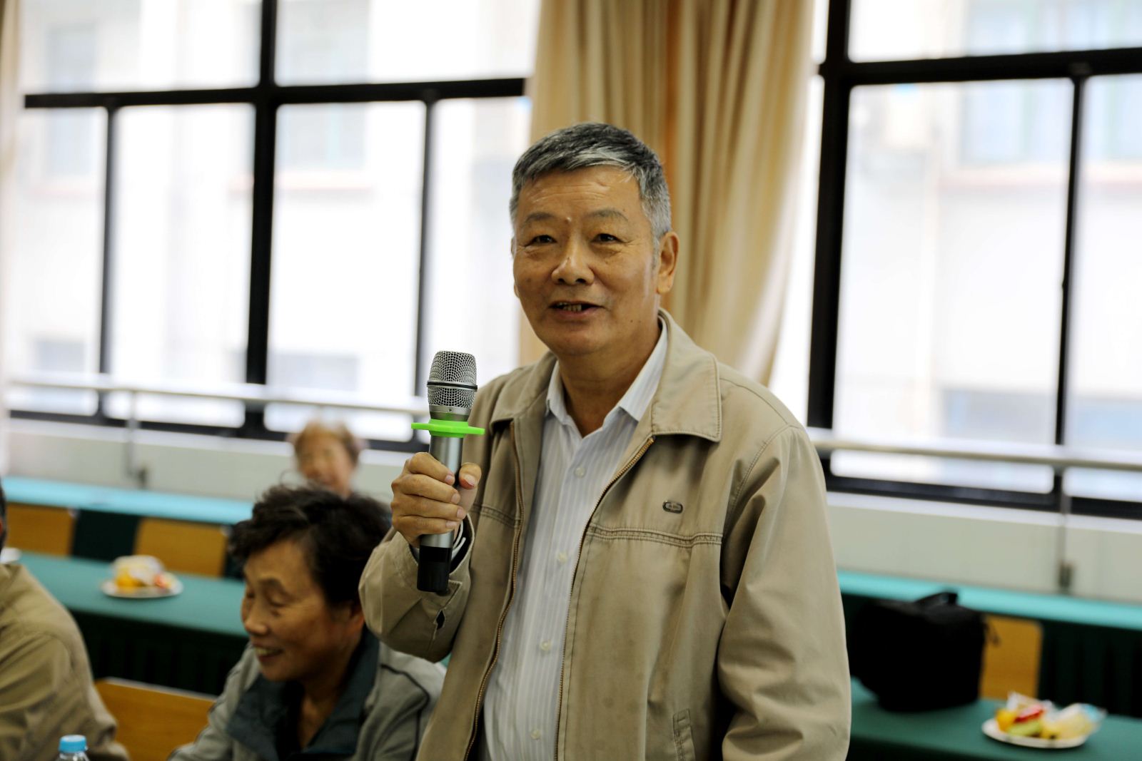 计算机科学与软件工程学院举行敬老节茶话会