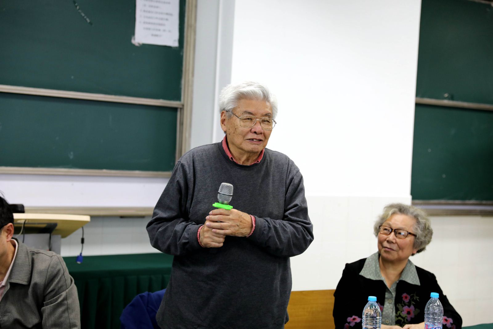 计算机科学与软件工程学院举行敬老节茶话会