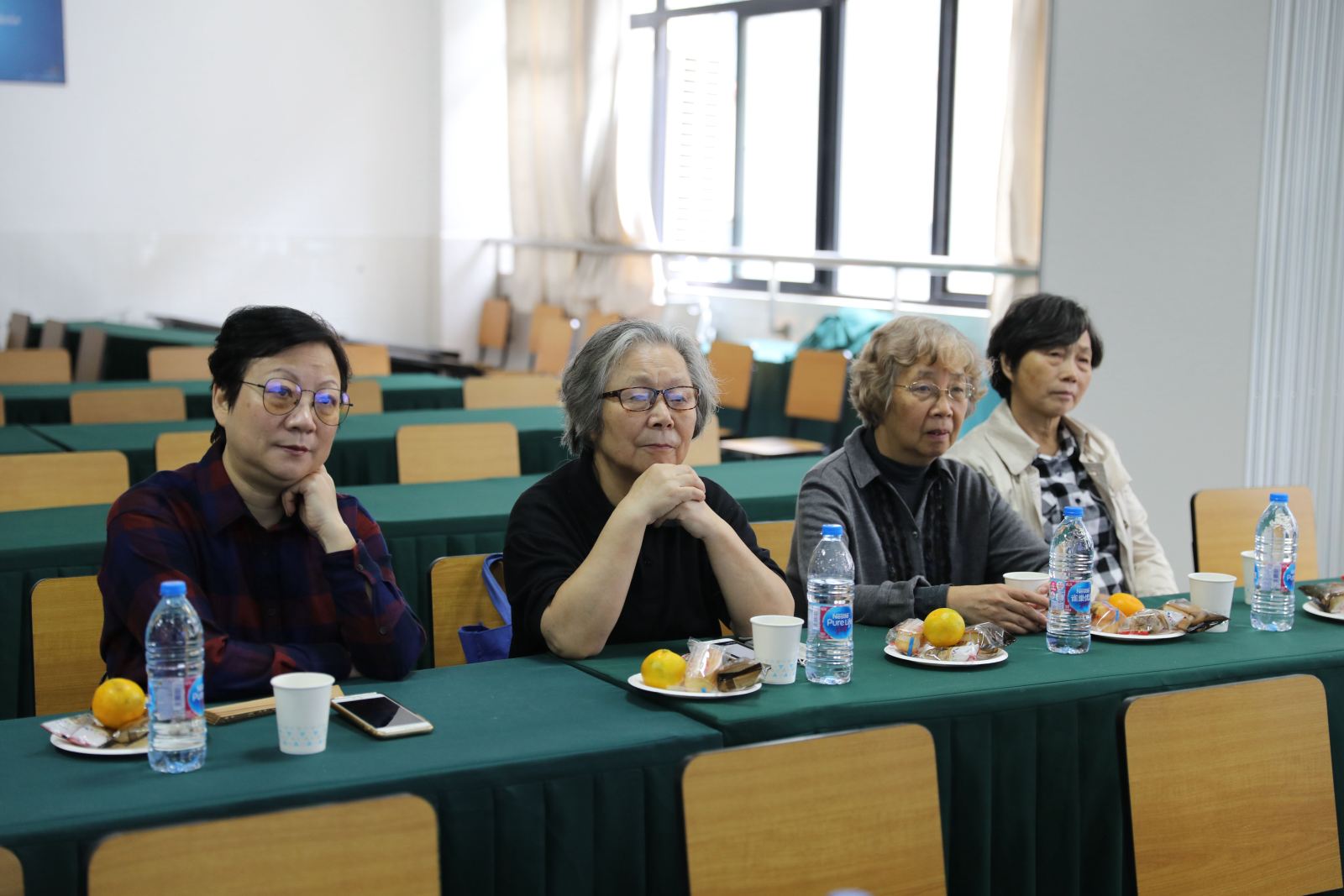 茶话重阳，关爱健康——计算机科学与软件工程学院举行重阳节茶话会