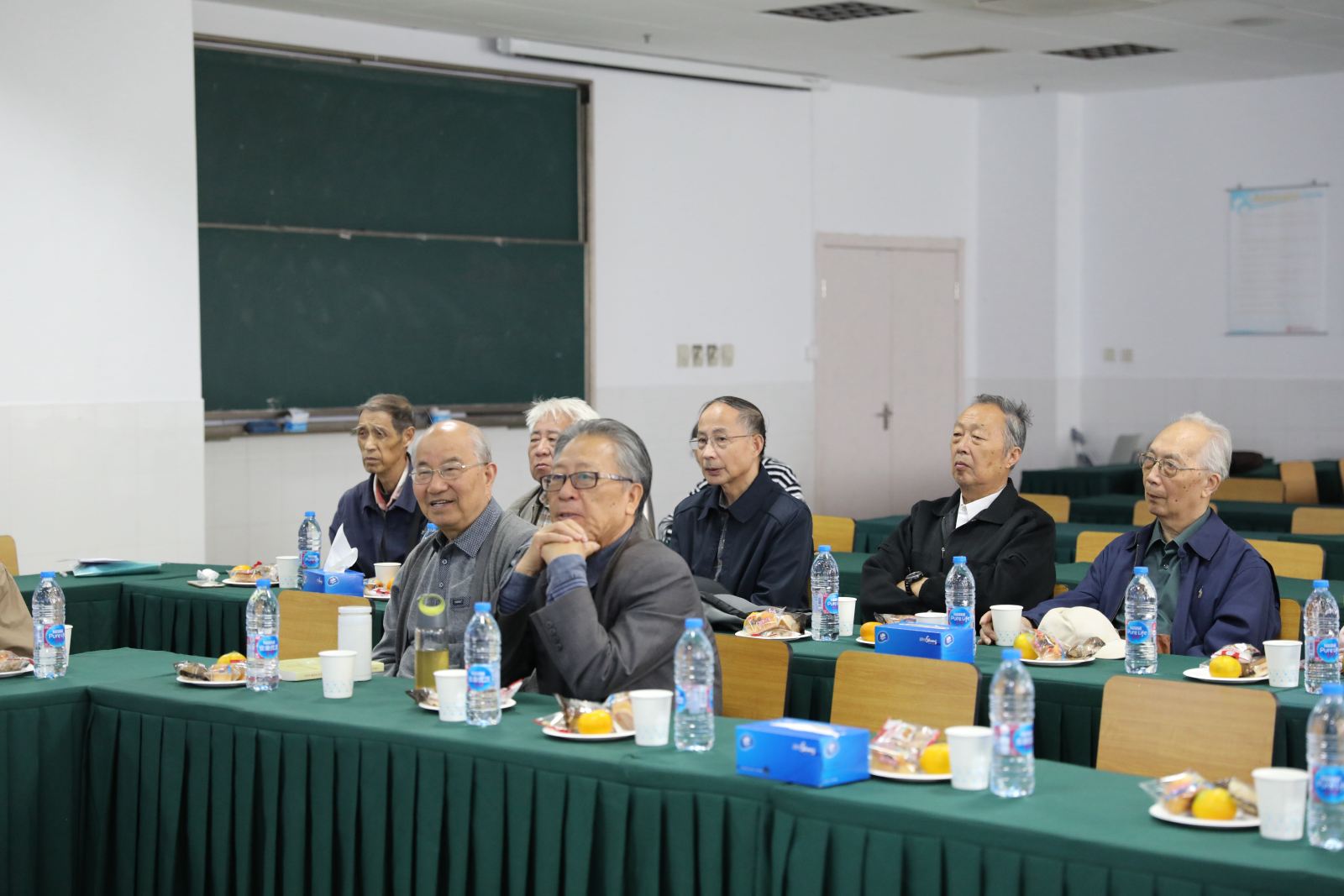 茶话重阳，关爱健康——计算机科学与软件工程学院举行重阳节茶话会