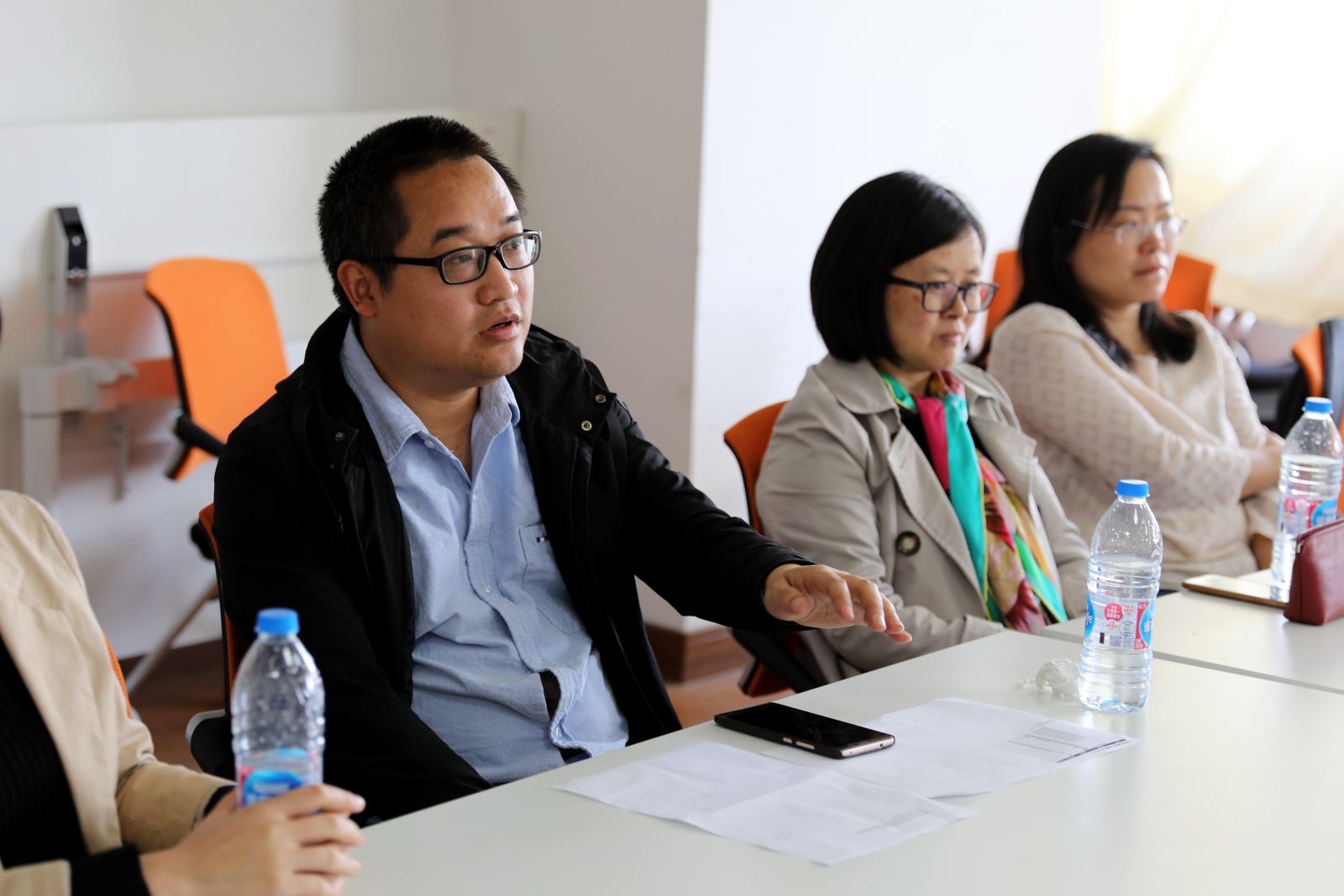 计算机科学与软件工程学院举行青年教师座谈会