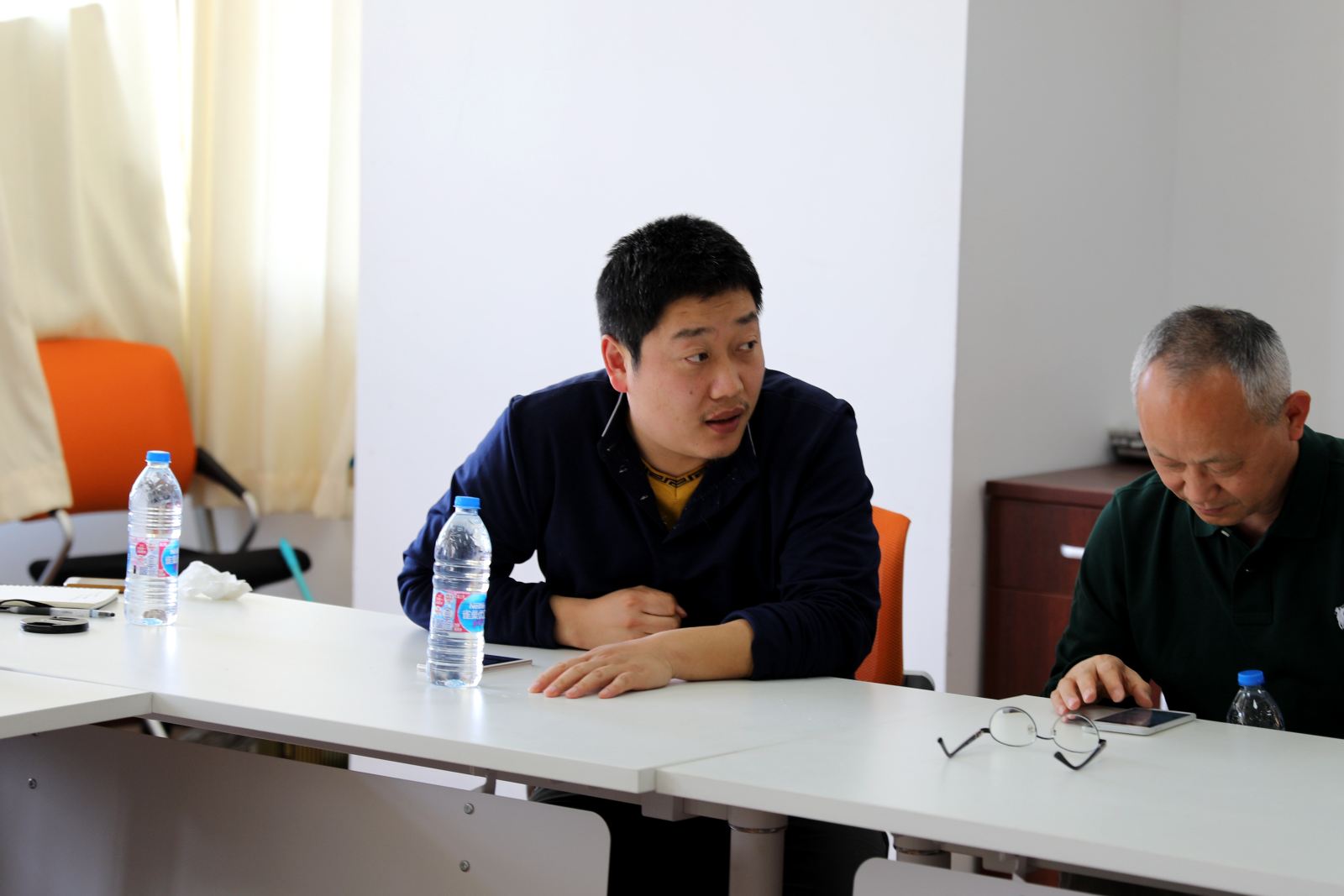 计算机科学与软件工程学院举行青年教师座谈会