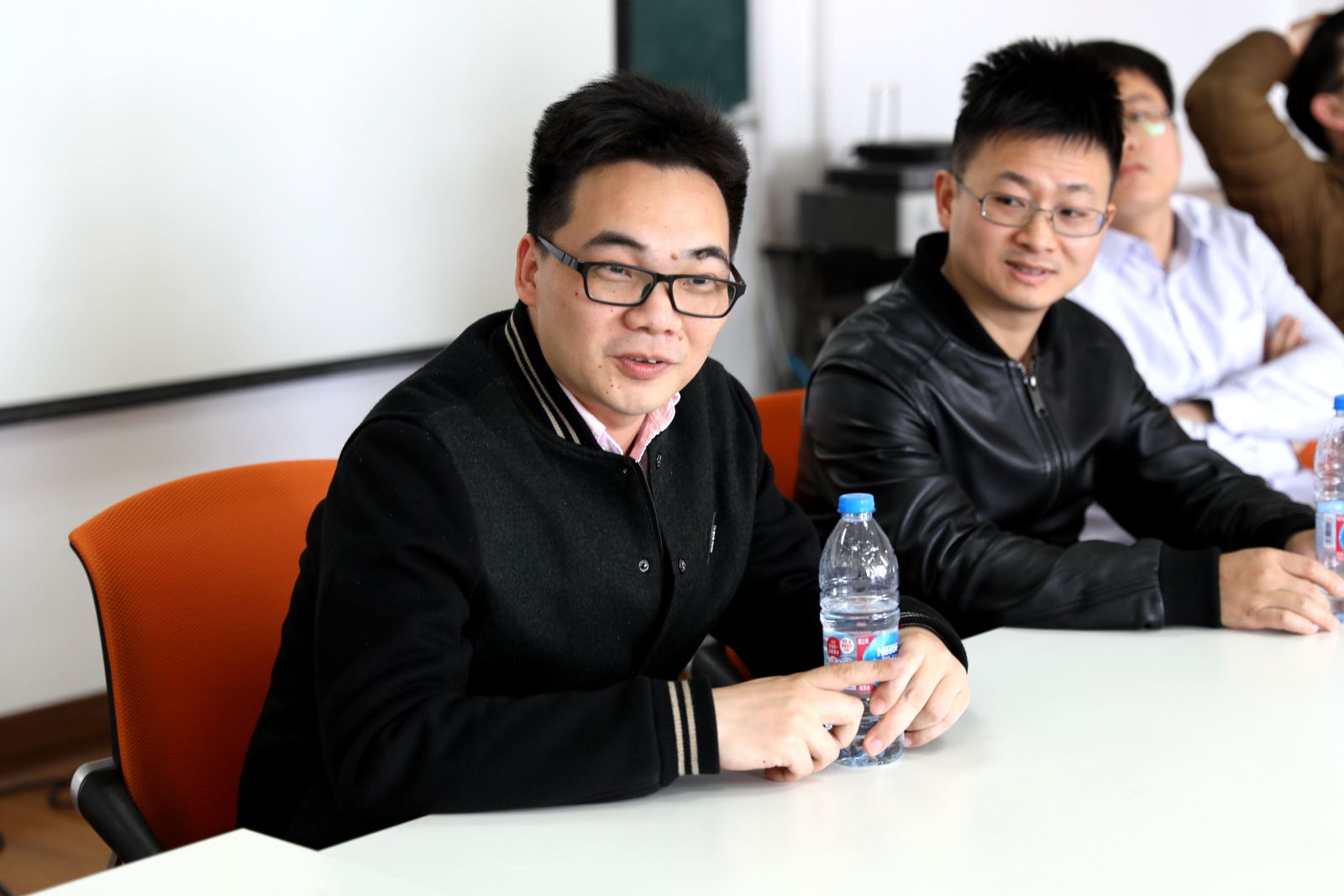 计算机科学与软件工程学院举行青年教师座谈会