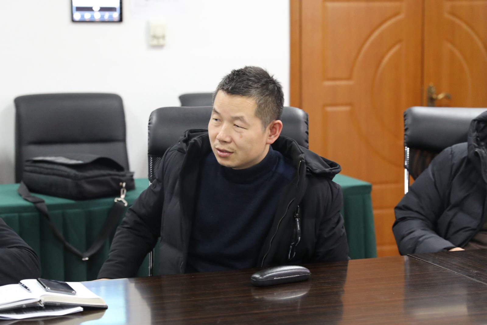 计算机科学与软件工程学院召开教授座谈会