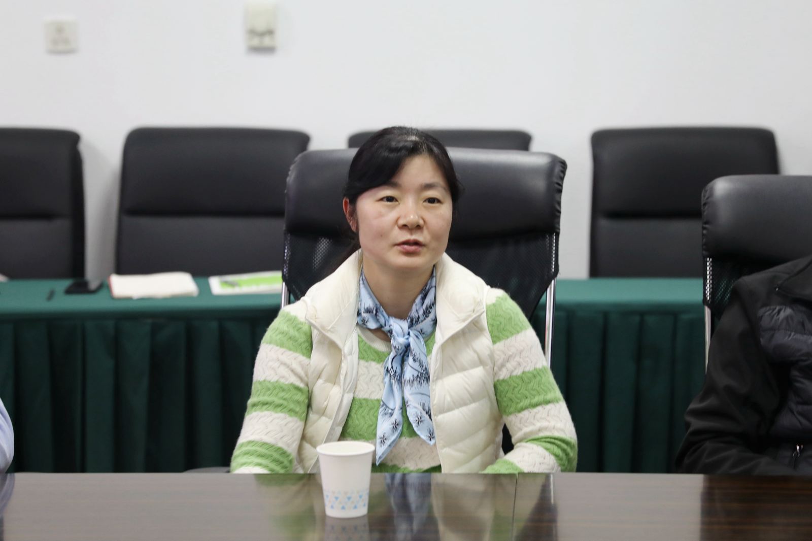 计算机科学与软件工程学院召开教授座谈会