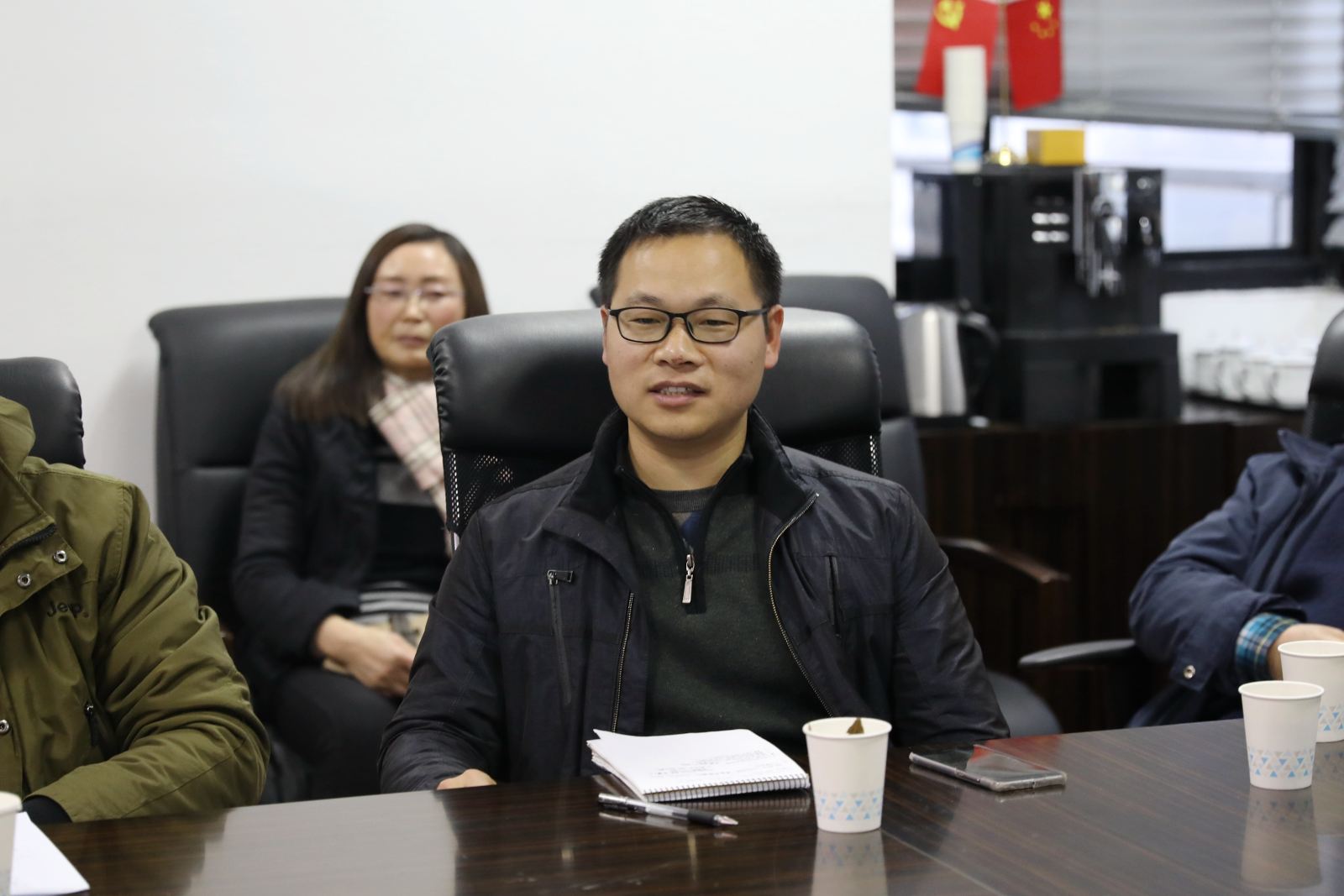 计算机科学与软件工程学院召开教授座谈会