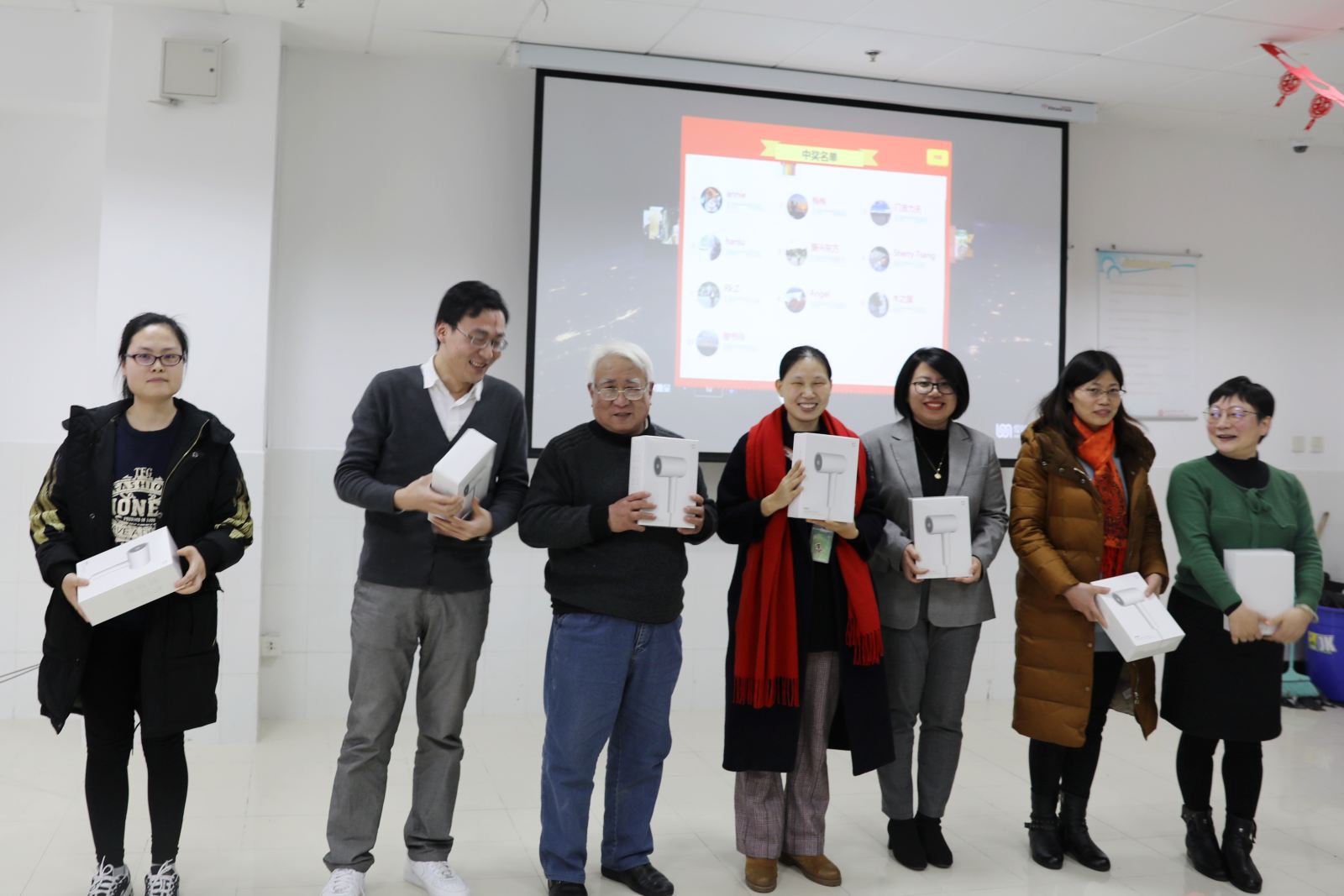 知否知否，计软学院新老教师共度2019新年茶话会！