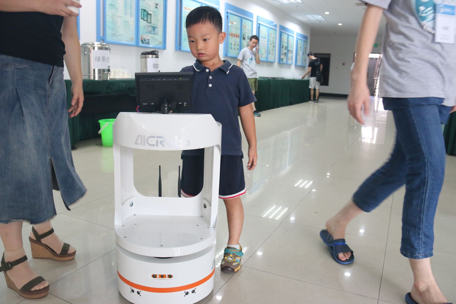 计算机科学与软件工程学院成功举办全国第三届机器人操作系统（ROS）及其应用暑期学校